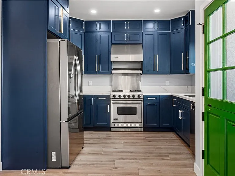 727 E Myrtle Ave #B — Photo 2