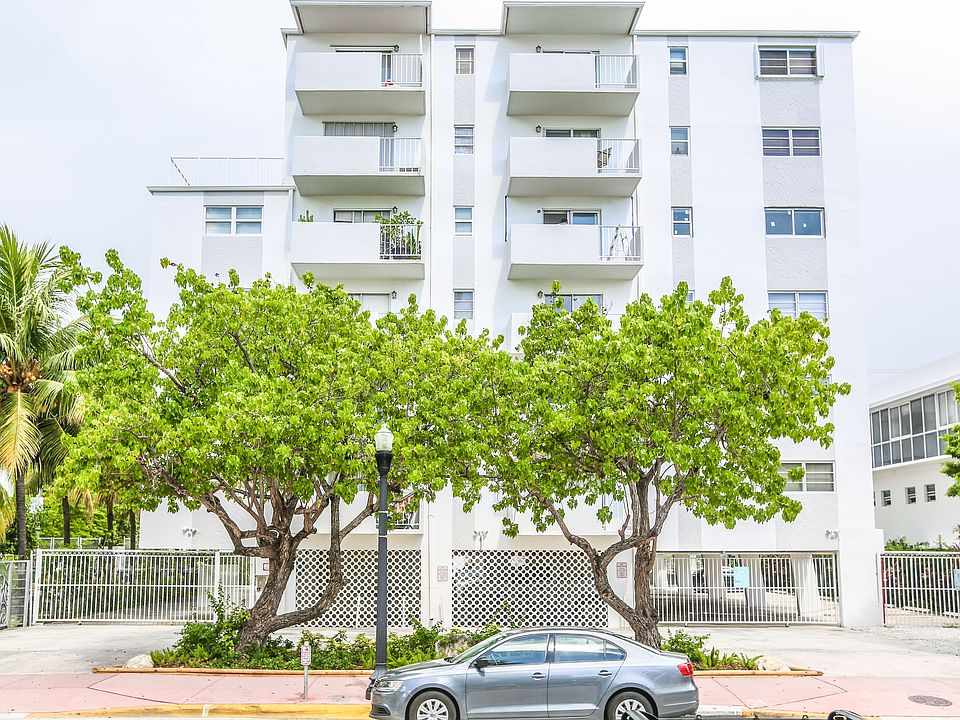 1st image of 240 Collins Ave APT 3B