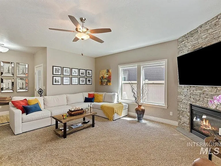 2549 E Satterfield St — Photo 33