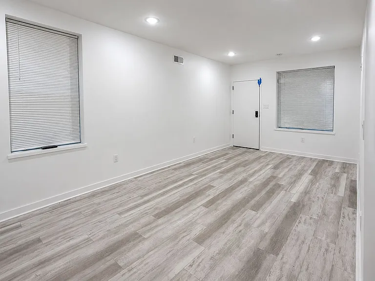 129 S 51st St #1F — Photo 8