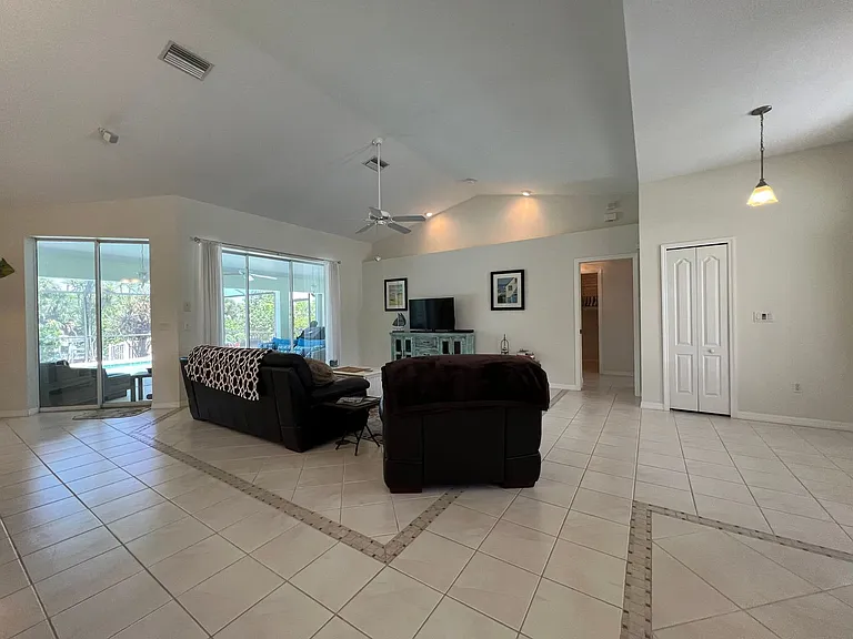 17146 Marydale Rd — Photo 8