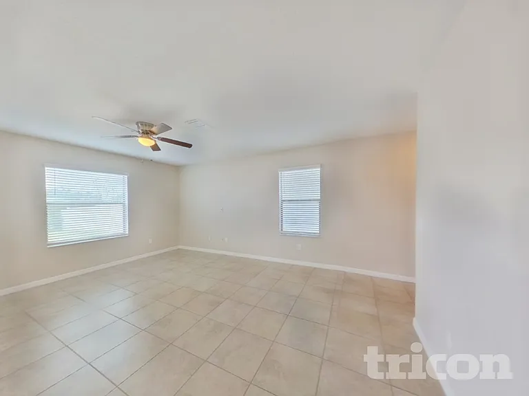 11115 Hudson Hills Ln — Photo 2