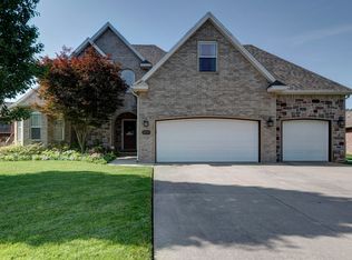 3280 W Cardinal St, Springfield, MO 65810