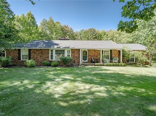 15294 Dale Rd, Chagrin Falls, OH 44022