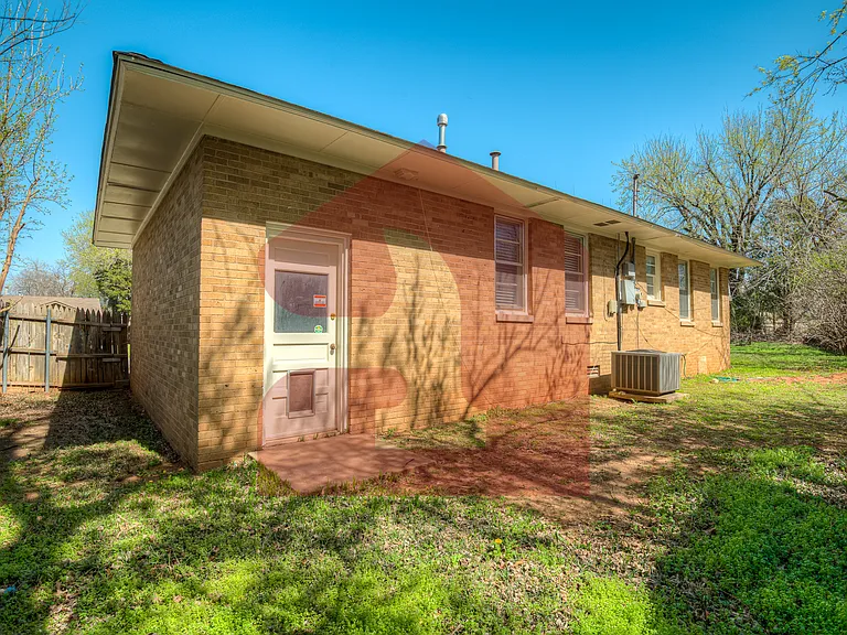 2104 Churchill Way — Photo 37