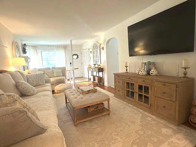 75 Delmar Ave — Photo 4