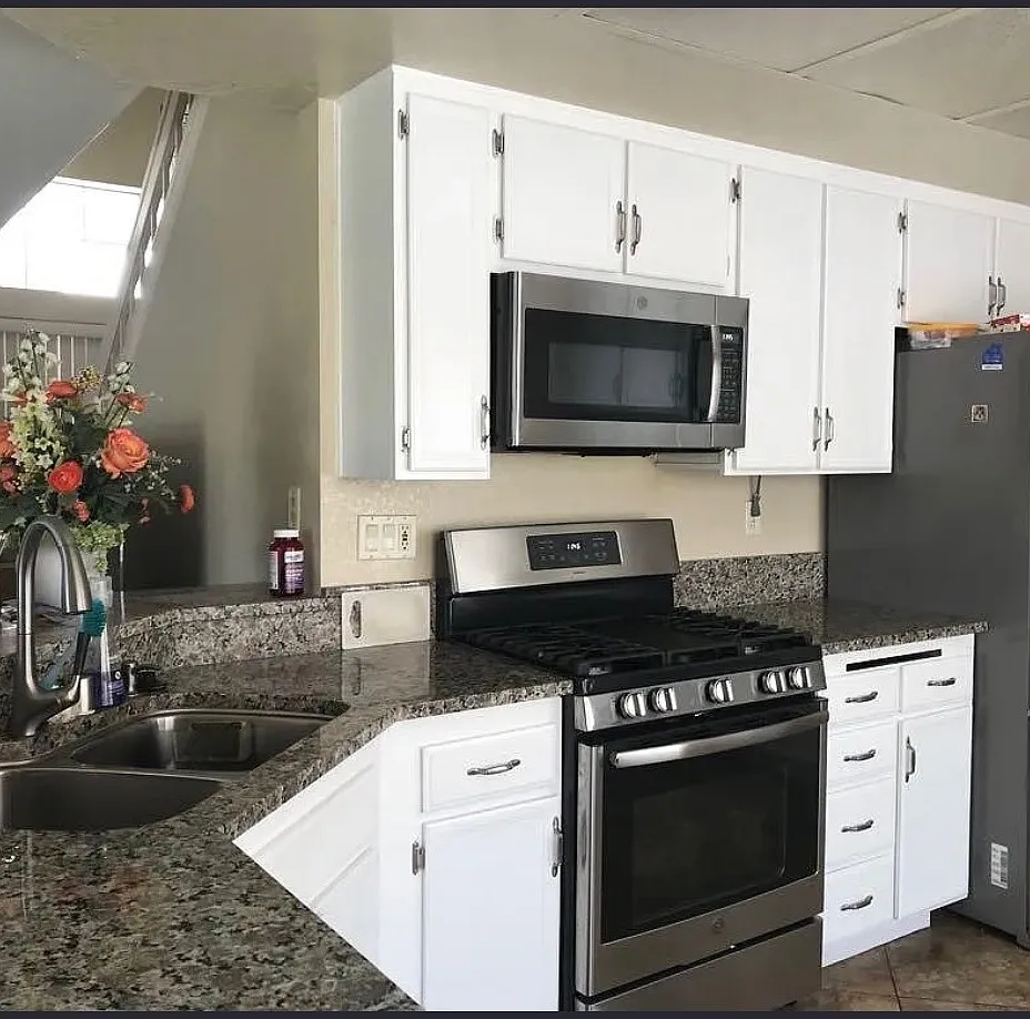 3 bed, 2.5 bath, 1495 sqft, $3,500 — Photo 2