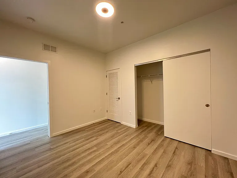 725 W Pratt St. — Photo 115