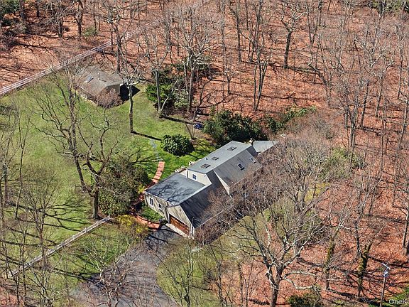 4th image of 14 Blueberry Ridge Road