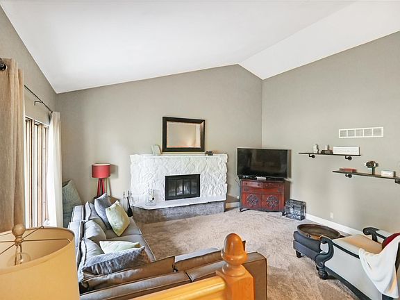 5th image of 3401 W Capitol Dr