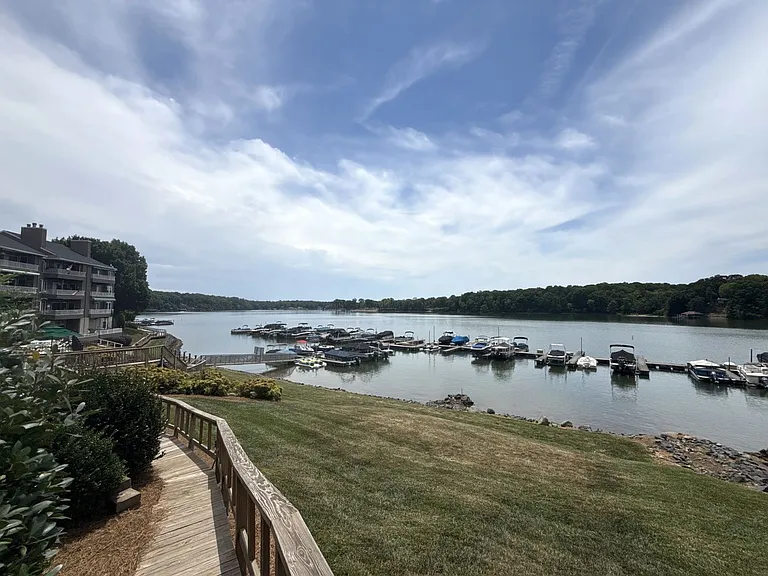 9817 Emerald Point Dr #8 — Photo 25