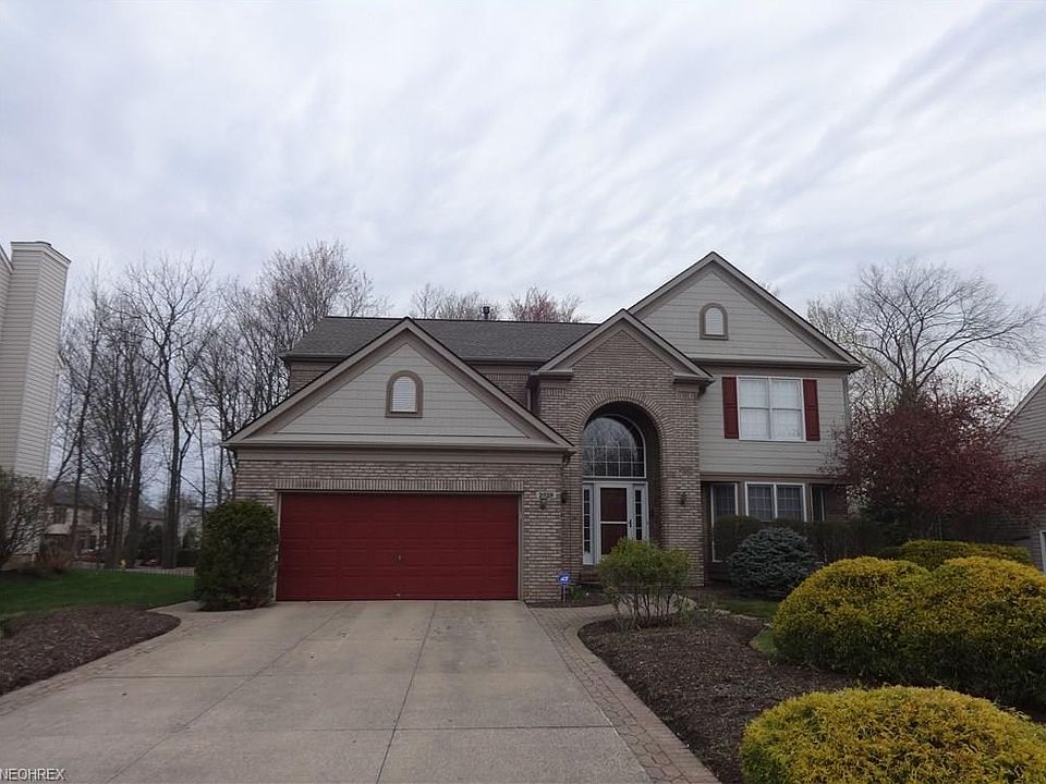 Welcome home to 2628 Bronsons Way, Twinsburg
