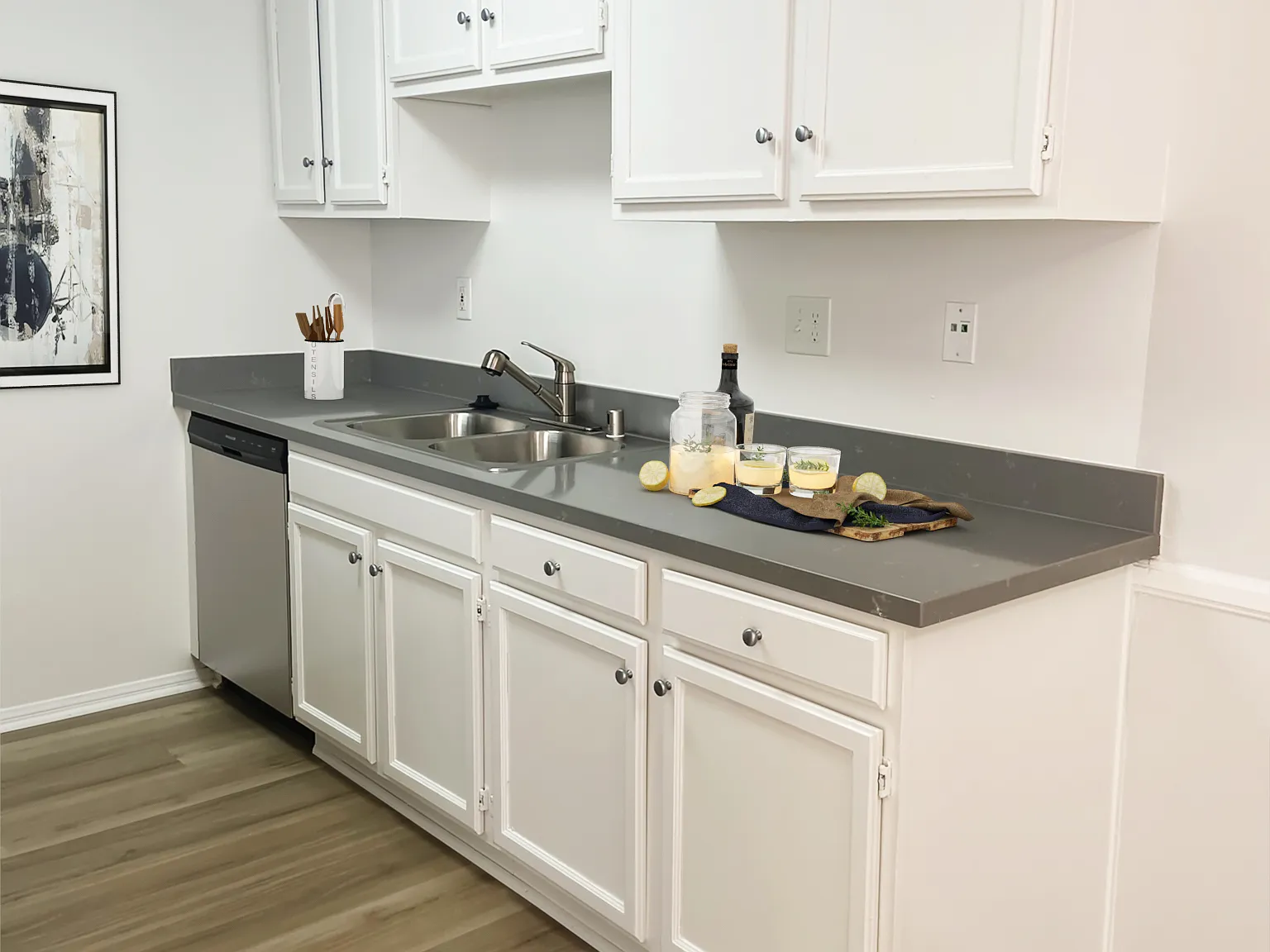 Studio, 450 sqft, $1,795 — Photo 3