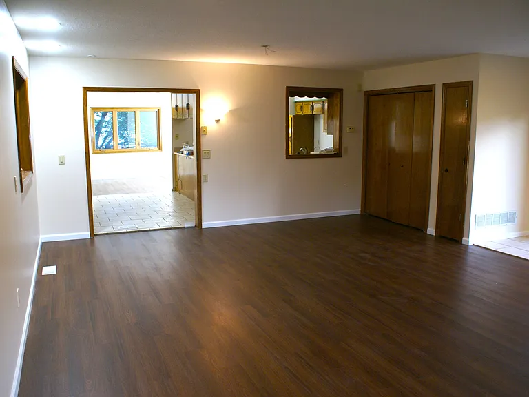 11220 Curtis Ave — Photo 8