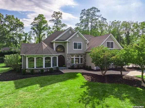 1 Martingale Gate, Nissequogue, NY 11780