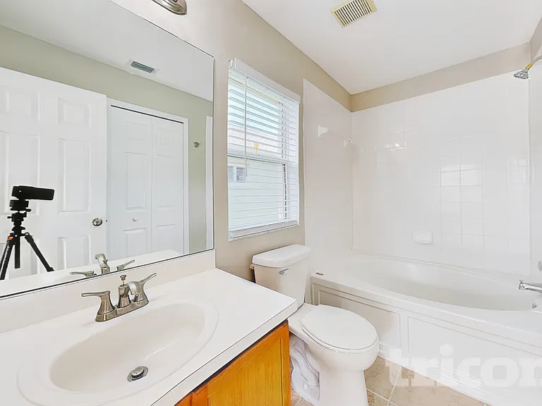 11749 Lynmoor Dr — Photo 8