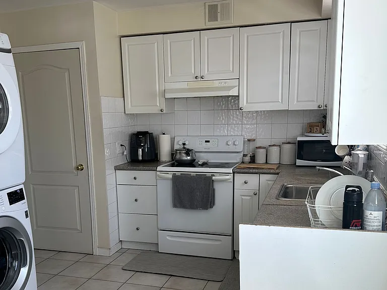 86 Earnscliffe Cir — Photo 8