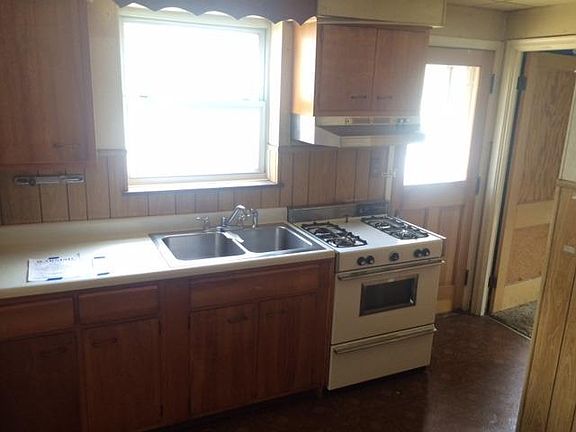 5th image of 6040 Mayflower Ave
