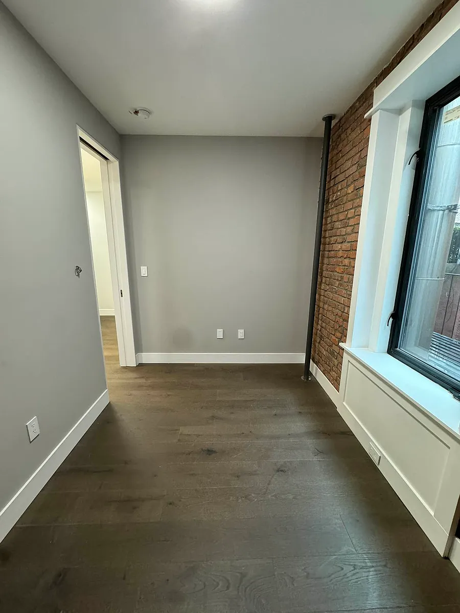 Building Photo - 49 Prince St #2B