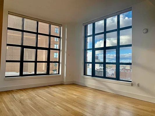 Rented by EXR | media 2