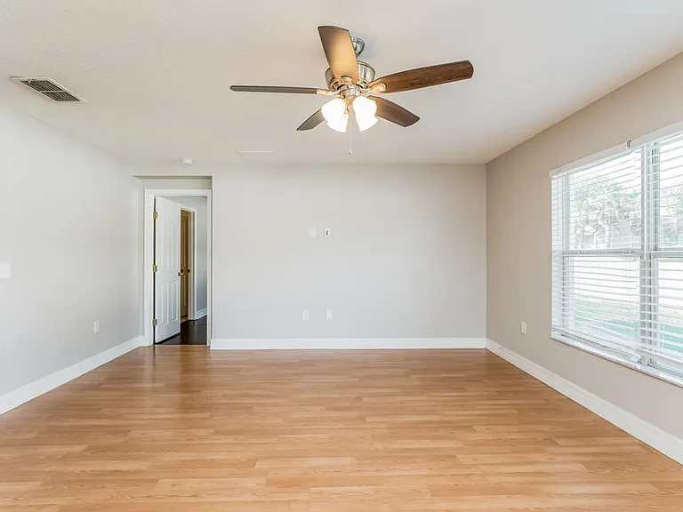 4505 Barbados Loop — Photo 3