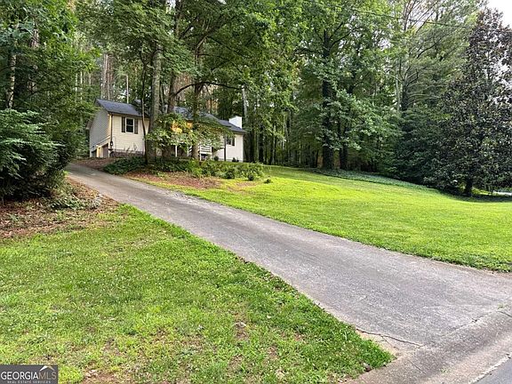4th image of 417 Sweetgum Dr