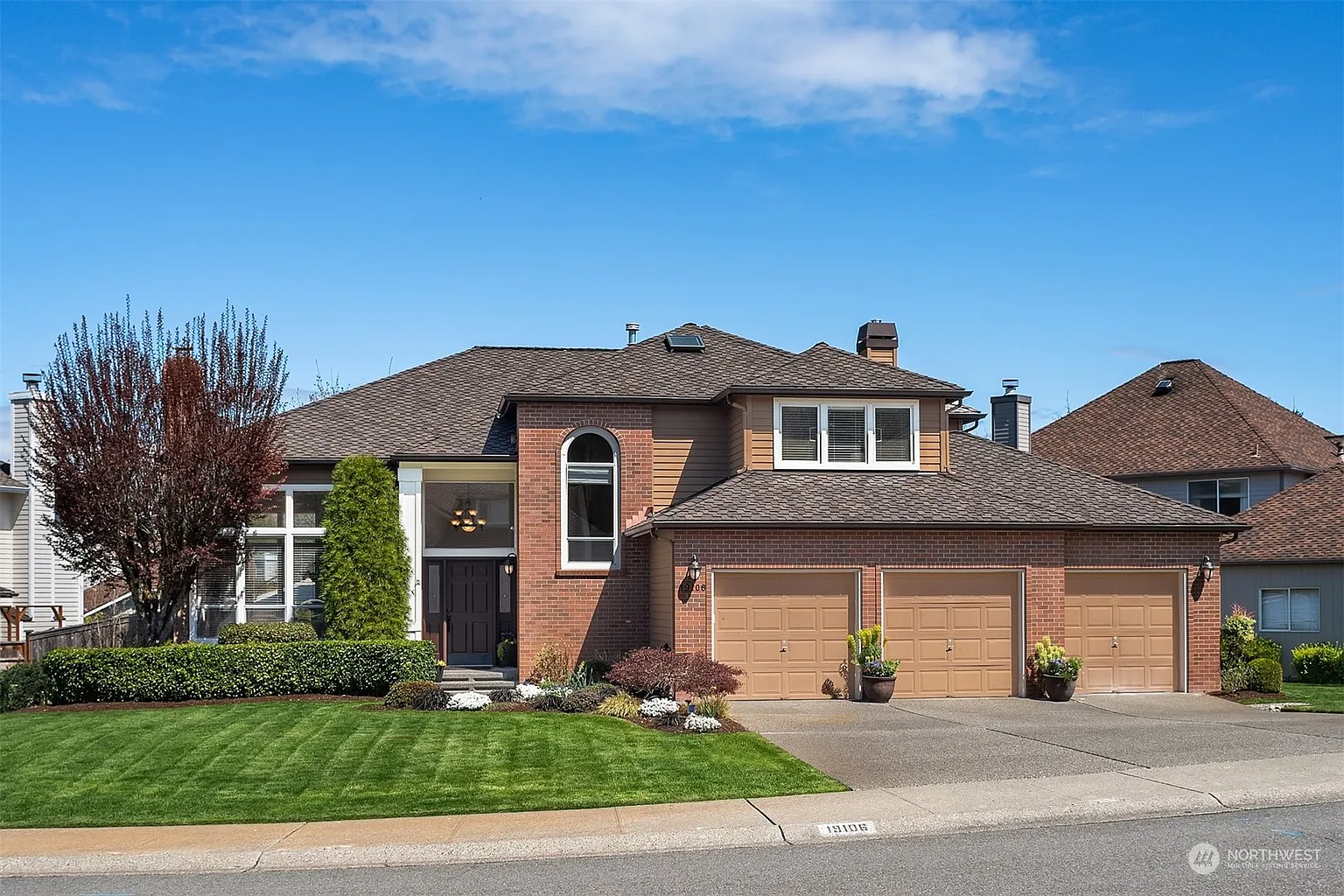 19106 NE 45th Place photo 1