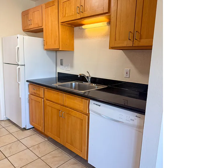 7 Davis Dr #G — Photo 5
