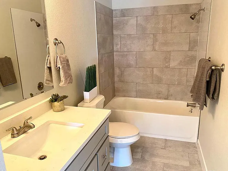 10901 Albion Ct — Photo 9