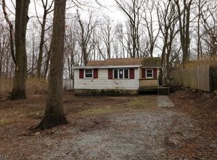 13 Homestead Rd, Lake Hopatcong, NJ 07849