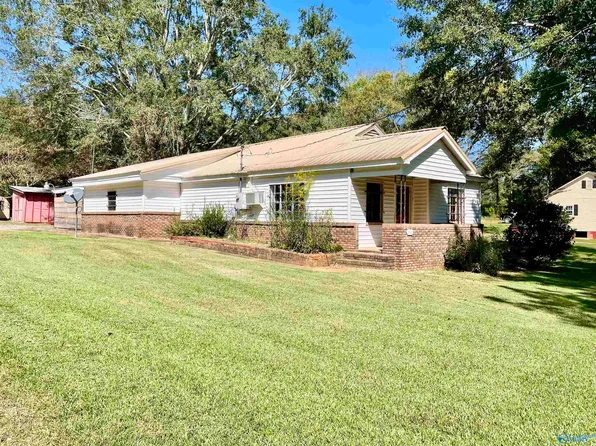 110 W Cornelia St, Marion, AL 36756