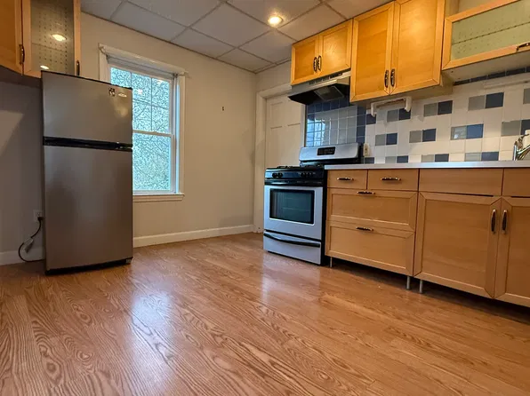 105 Buttonwood St #A, Dorchester, MA 02125