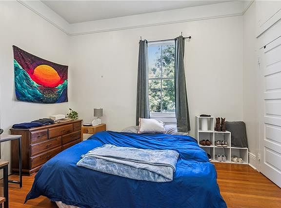 5th image of 707 Adams St