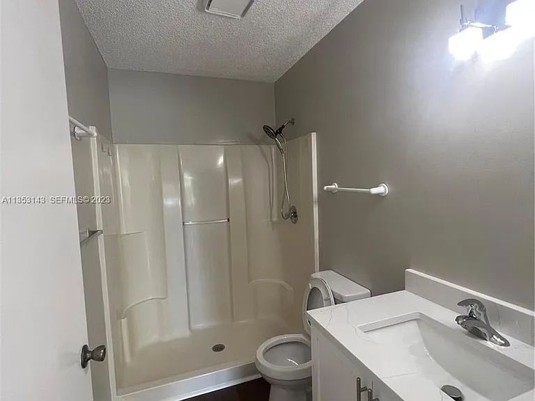 2306 Maplewood Dr — Photo 11