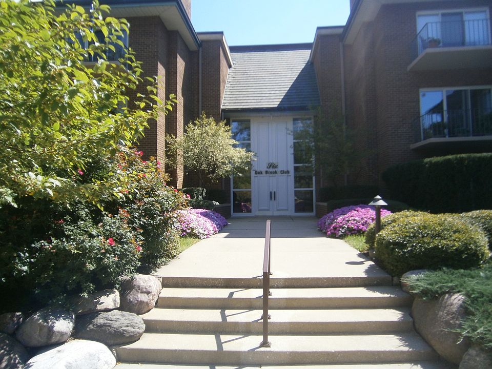 1st image of 6 Oak Brook Club Dr #30