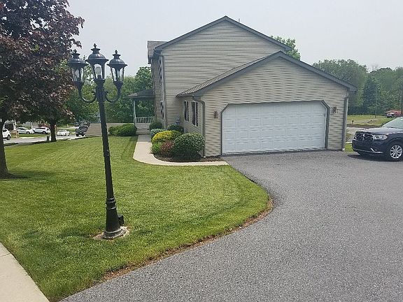 Side entrance garage 