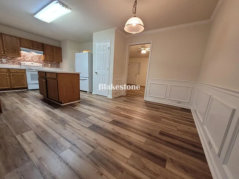 111 Lake Valley Ln — Photo 16