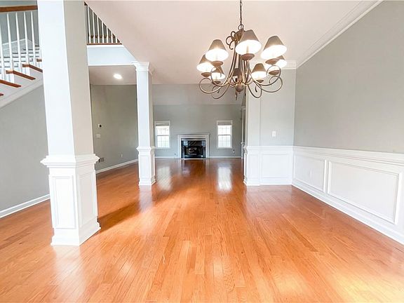 3rd image of 3349 Steeple Way