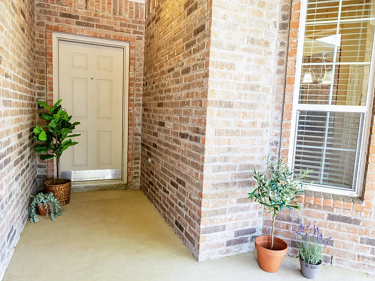 4333 Summersweet Ln — Photo 3
