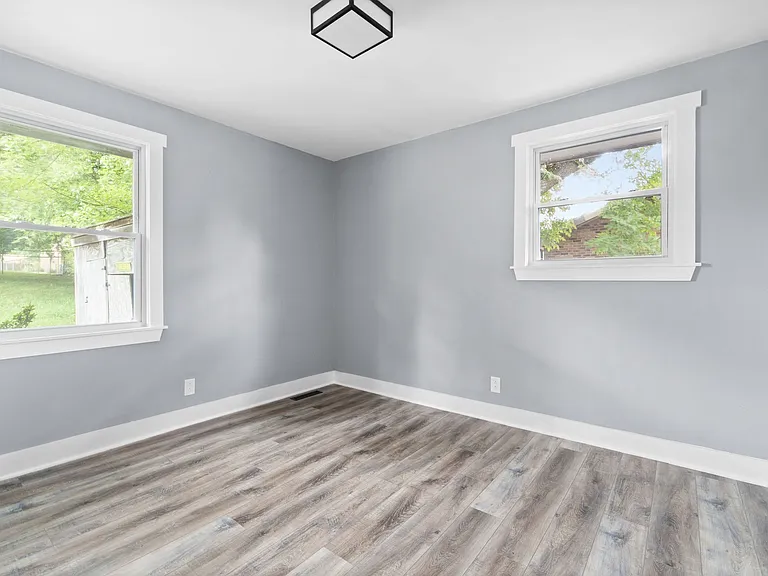 219 Kirby Dr — Photo 18