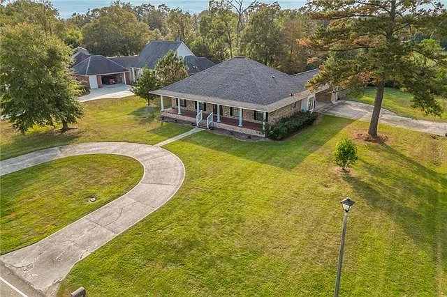 Building Photo - 25491 Plantation Ave