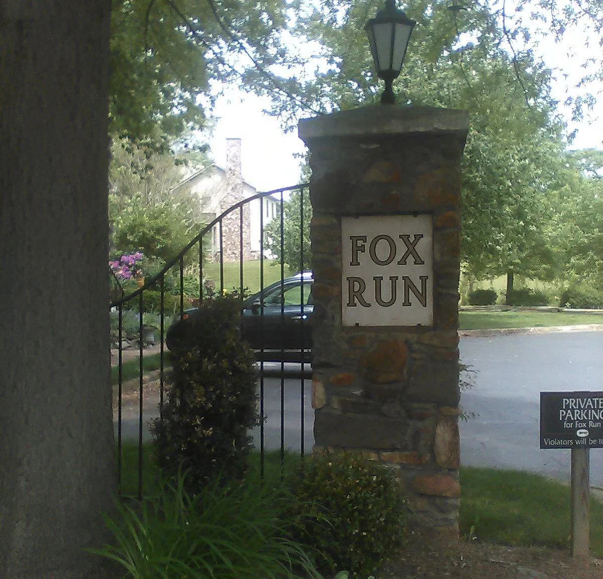100 Fox Run Ter — Photo 2
