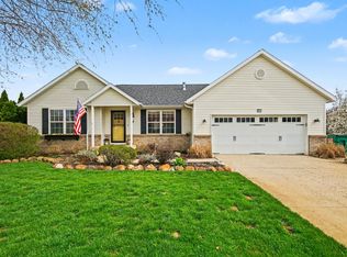 456 Round Lake Ct, Caledonia, MI 49316