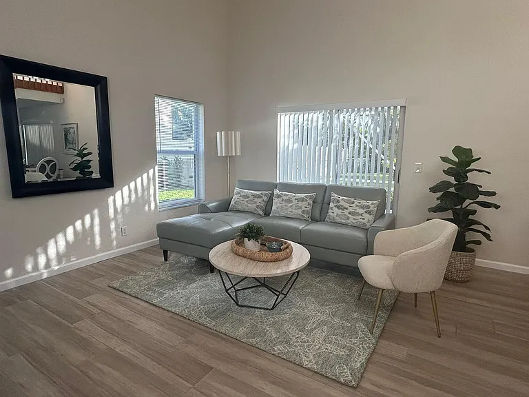 1140 Staghorn St — Photo 4