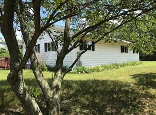 1866 N Owens Ln, Medaryville, IN