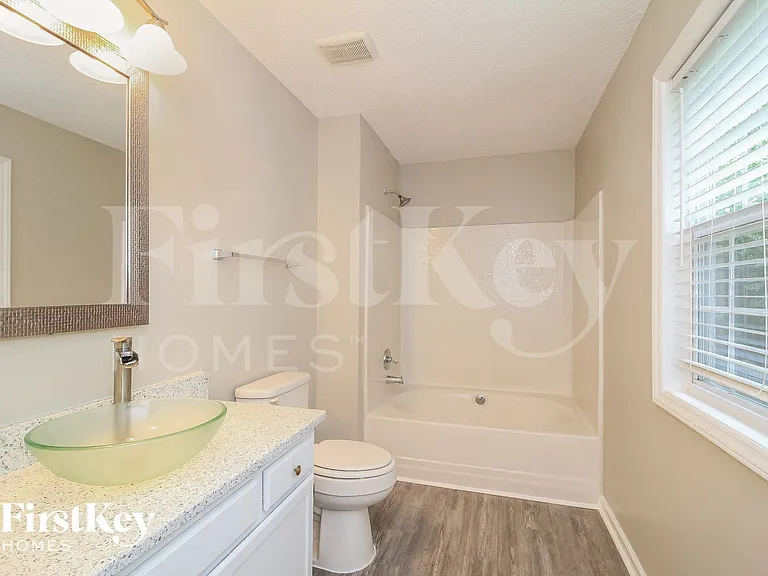 3901 Colony Ridge Ct — Photo 10