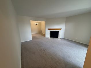 4 Hartwell Ct #10, Savoy, IL 61874