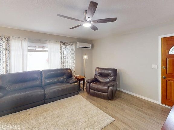 3rd image of 11043 Sherman Way