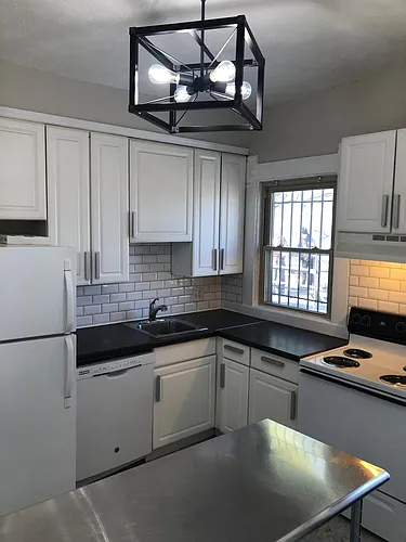 131 Wilson Ave Photo 1
