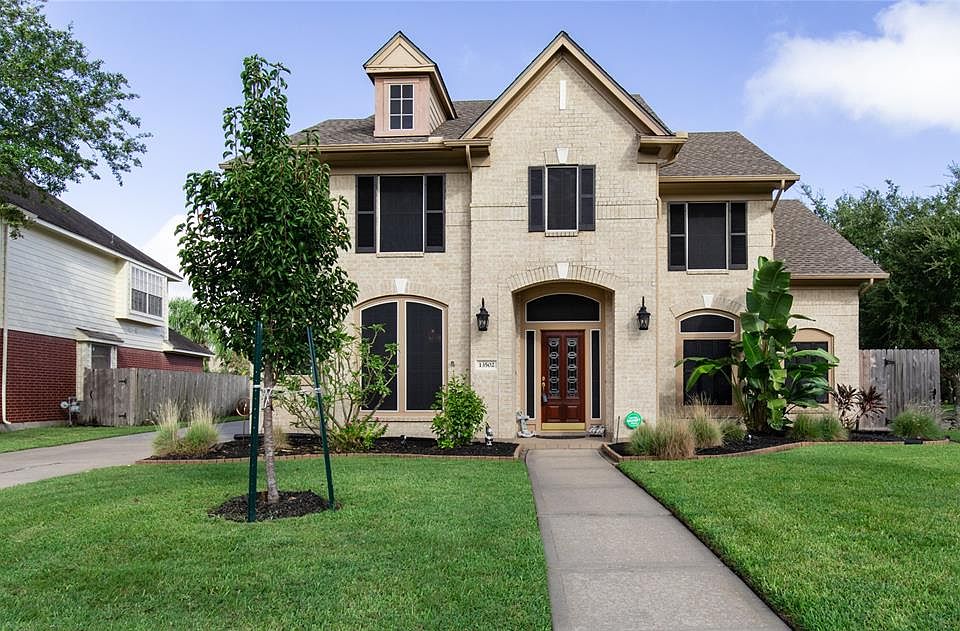 2nd image of 13502 Briar Falls Ct